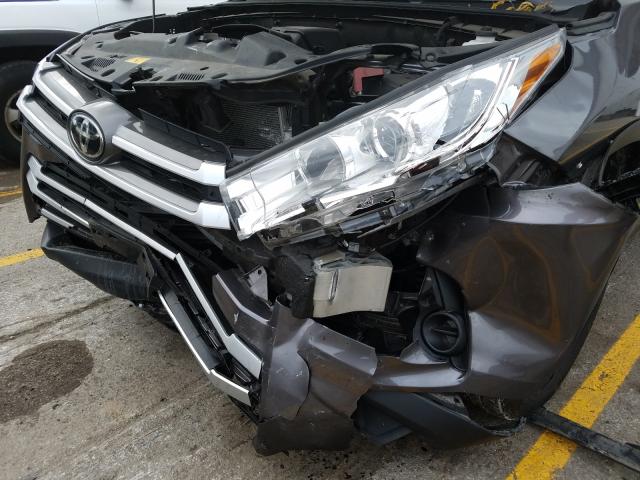 Photo 8 VIN: 5TDBZRFH4KS998931 - TOYOTA HIGHLANDER 