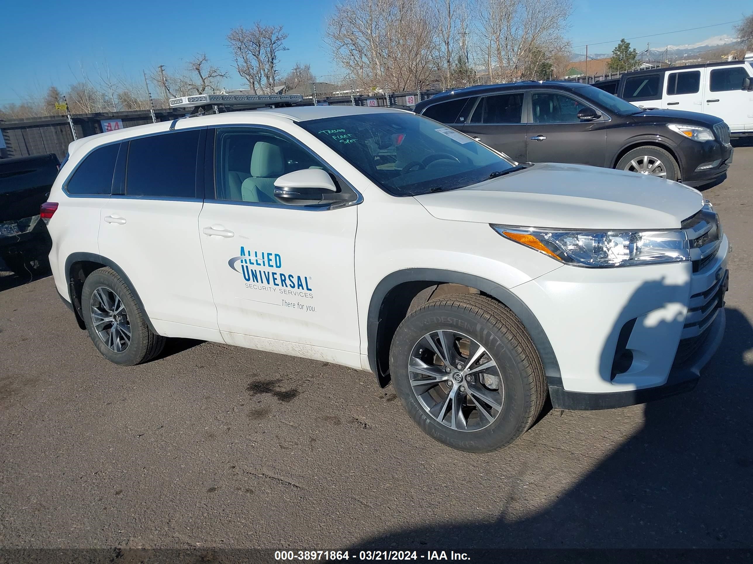 Photo 0 VIN: 5TDBZRFH5HS369929 - TOYOTA HIGHLANDER 