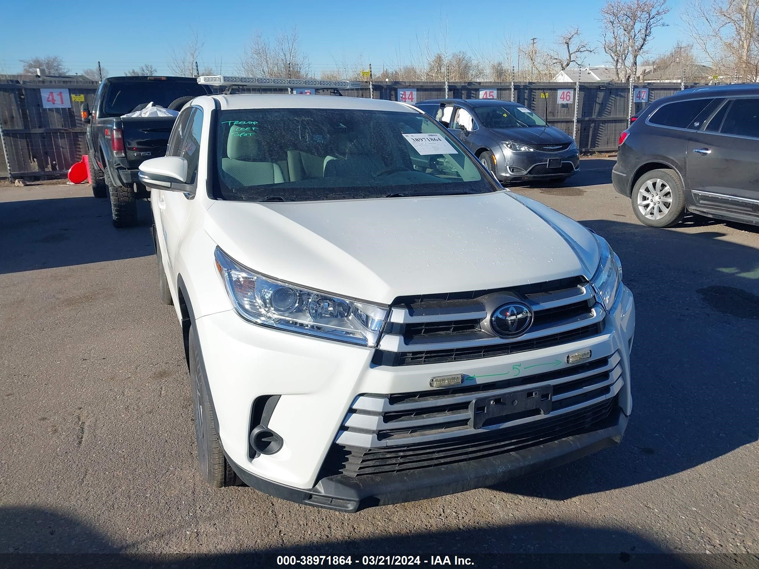 Photo 11 VIN: 5TDBZRFH5HS369929 - TOYOTA HIGHLANDER 