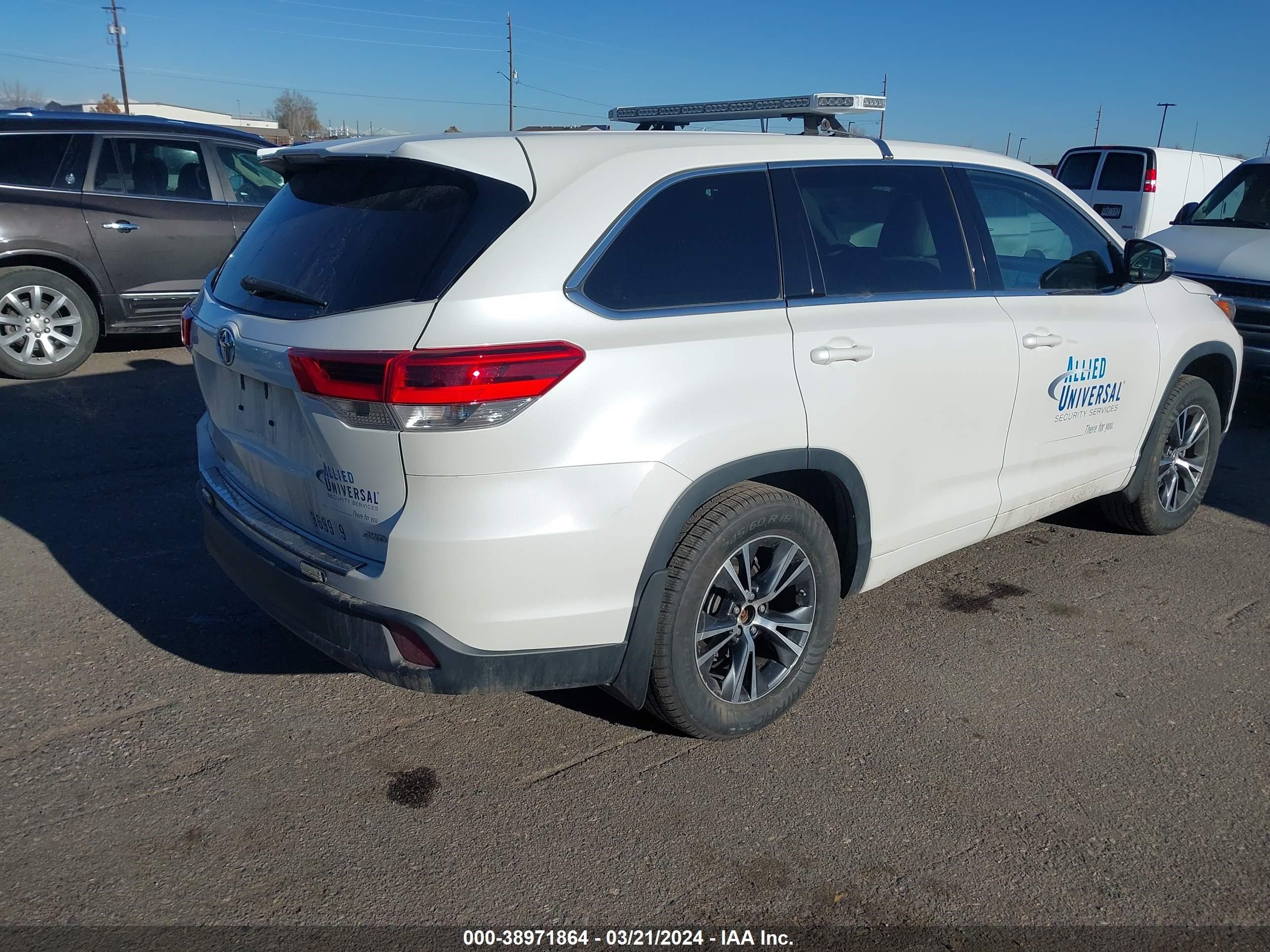 Photo 3 VIN: 5TDBZRFH5HS369929 - TOYOTA HIGHLANDER 