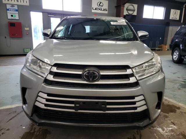 Photo 4 VIN: 5TDBZRFH5JS808696 - TOYOTA HIGHLANDER 