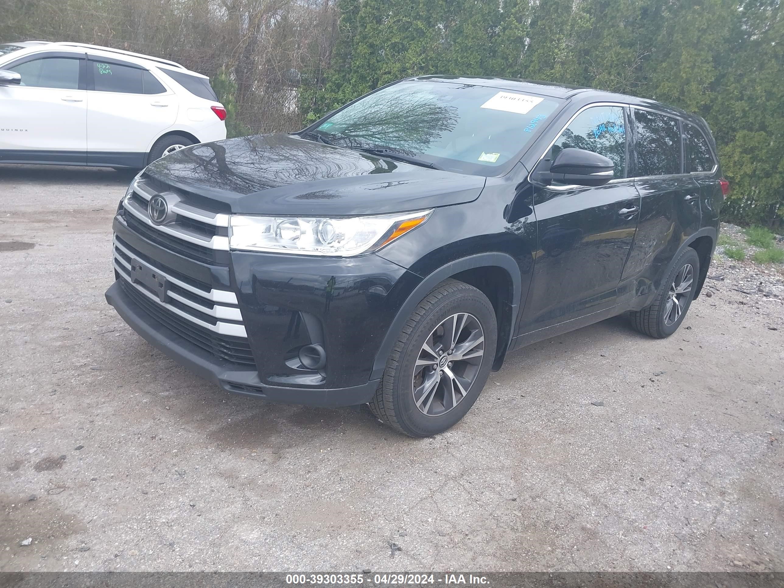 Photo 1 VIN: 5TDBZRFH5JS812943 - TOYOTA HIGHLANDER 