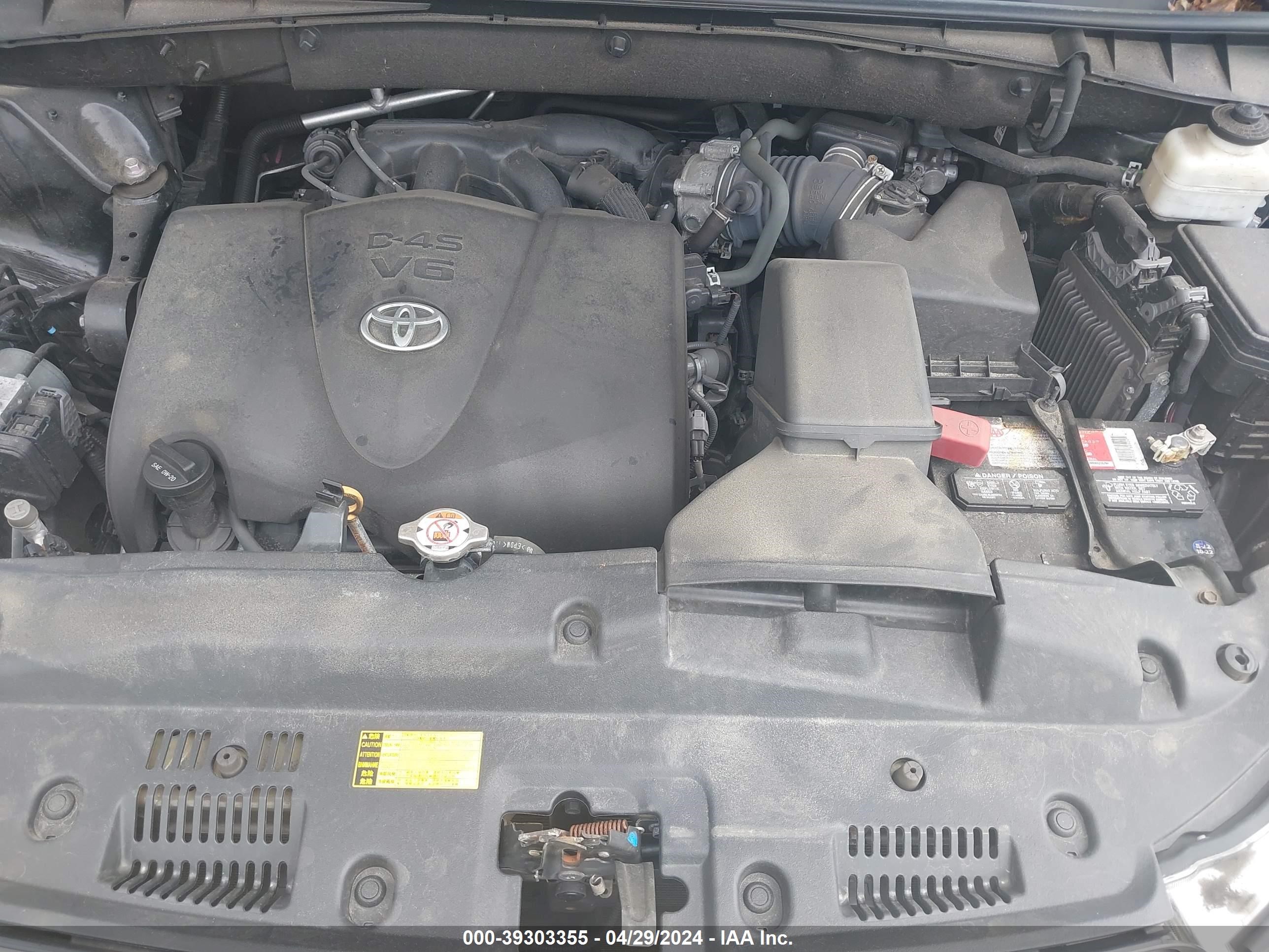 Photo 9 VIN: 5TDBZRFH5JS812943 - TOYOTA HIGHLANDER 