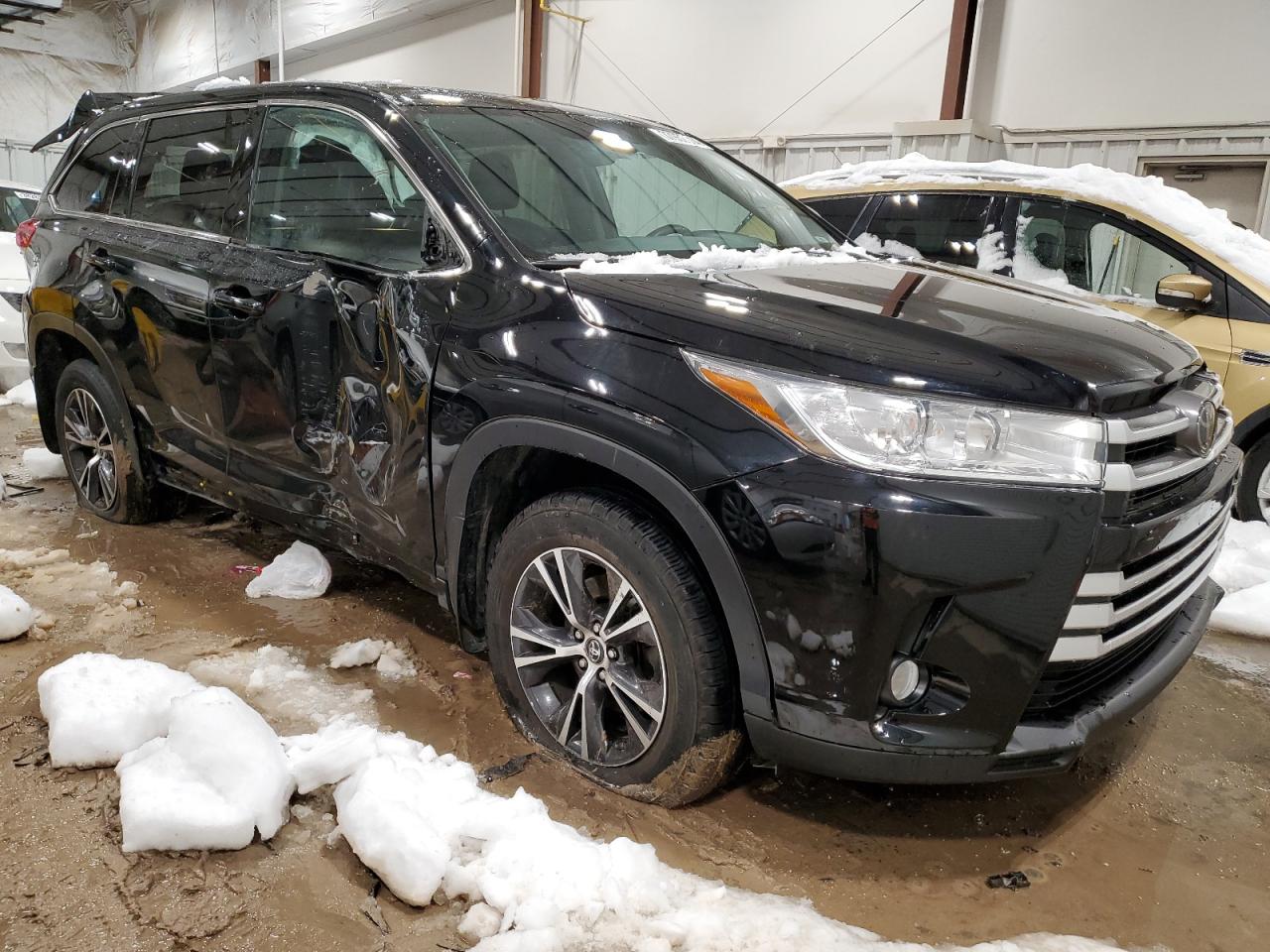 Photo 3 VIN: 5TDBZRFH5JS851080 - TOYOTA HIGHLANDER 