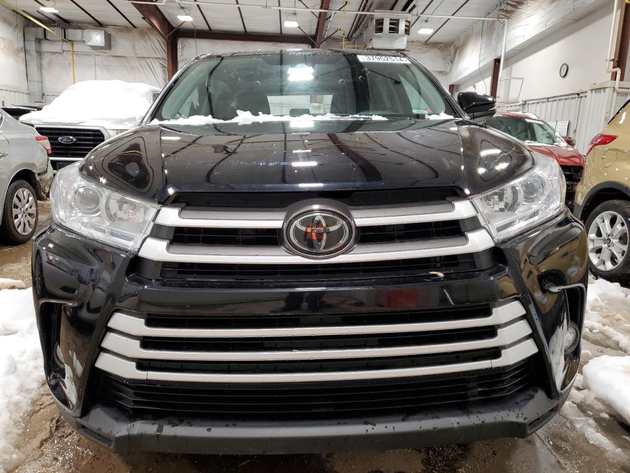 Photo 4 VIN: 5TDBZRFH5JS851080 - TOYOTA HIGHLANDER 