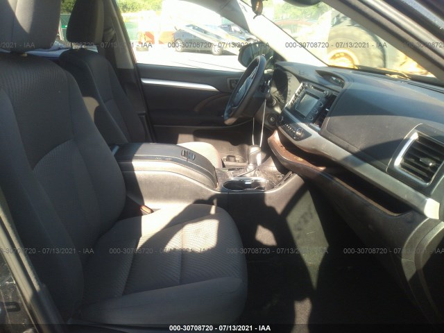 Photo 4 VIN: 5TDBZRFH5JS854965 - TOYOTA HIGHLANDER 