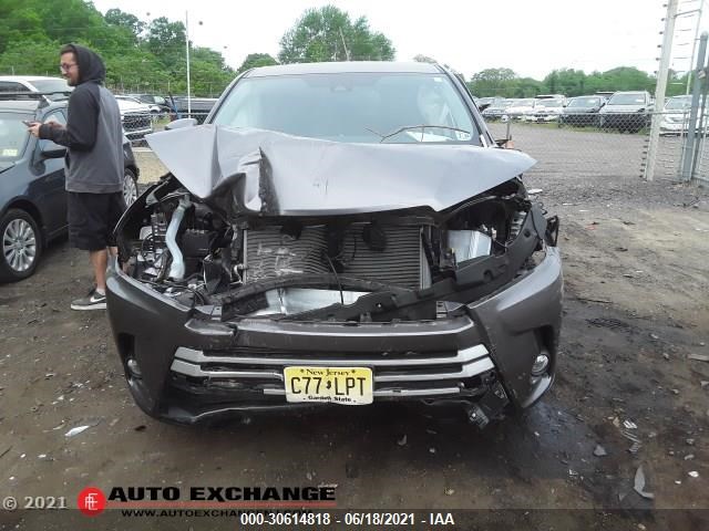 Photo 2 VIN: 5TDBZRFH5KS995021 - TOYOTA HIGHLANDER 