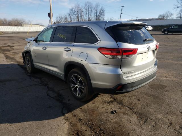 Photo 2 VIN: 5TDBZRFH6JS870513 - TOYOTA HIGHLANDER 