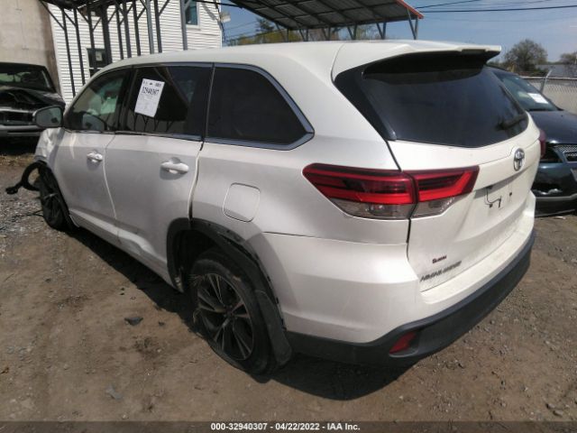 Photo 2 VIN: 5TDBZRFH6JS885996 - TOYOTA HIGHLANDER 