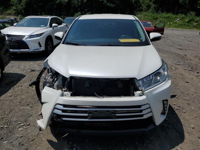 Photo 4 VIN: 5TDBZRFH6JS891247 - TOYOTA HIGHLANDER 