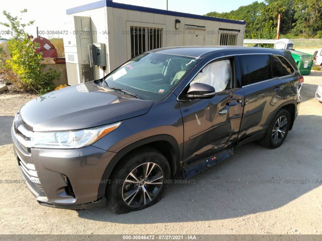 Photo 1 VIN: 5TDBZRFH7JS889796 - TOYOTA HIGHLANDER 