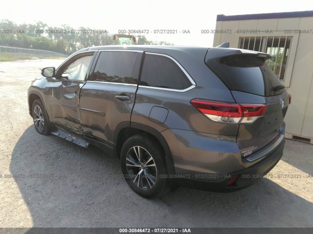 Photo 2 VIN: 5TDBZRFH7JS889796 - TOYOTA HIGHLANDER 