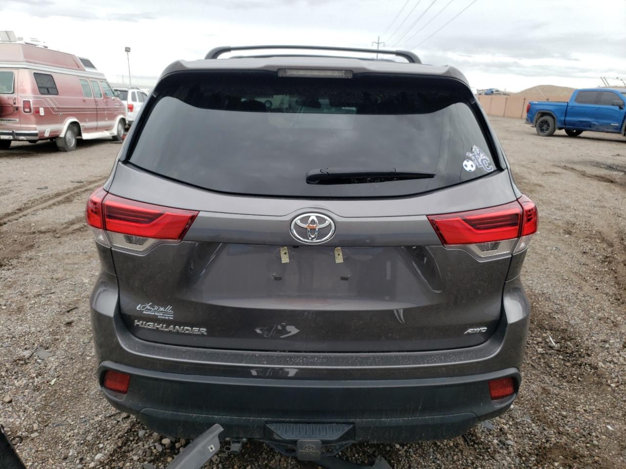 Photo 5 VIN: 5TDBZRFH7KS716782 - TOYOTA HIGHLANDER 