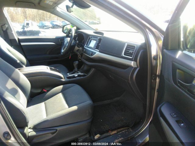 Photo 4 VIN: 5TDBZRFH7KS730875 - TOYOTA HIGHLANDER 