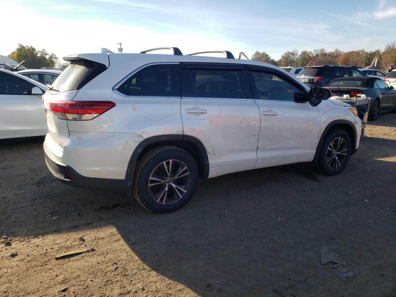 Photo 2 VIN: 5TDBZRFH8HS376342 - TOYOTA HIGHLANDER 