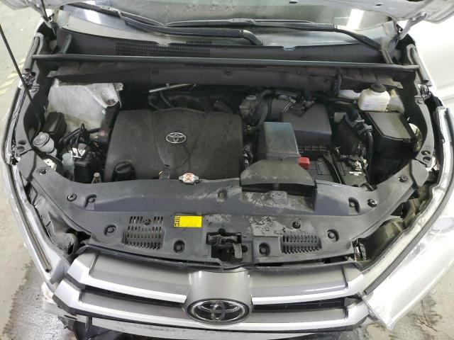 Photo 11 VIN: 5TDBZRFH9JS880484 - TOYOTA HIGHLANDER 