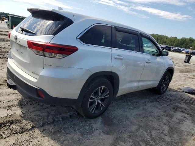 Photo 2 VIN: 5TDBZRFH9JS895521 - TOYOTA HIGHLANDER 