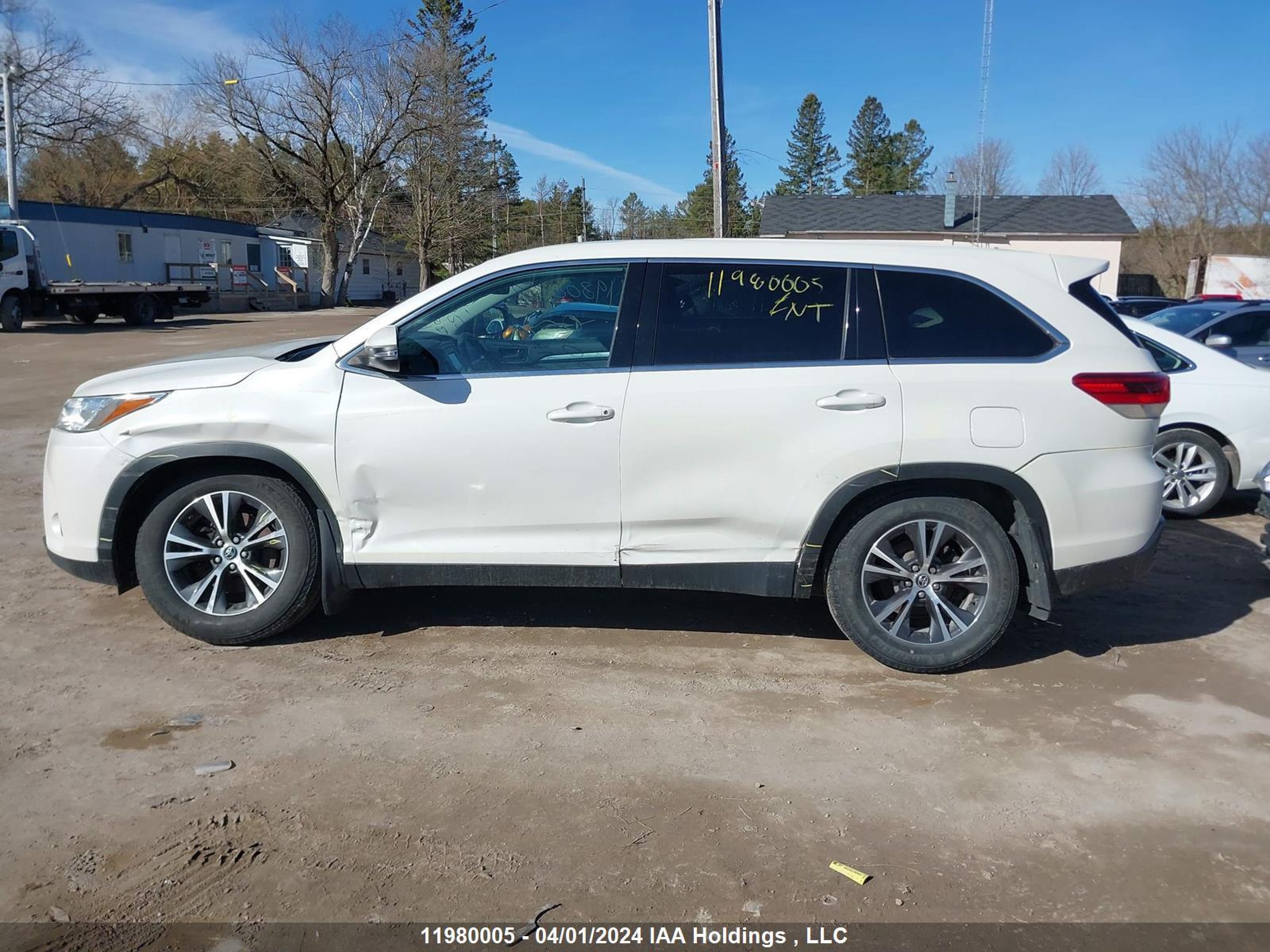 Photo 13 VIN: 5TDBZRFHXKS995838 - TOYOTA HIGHLANDER 