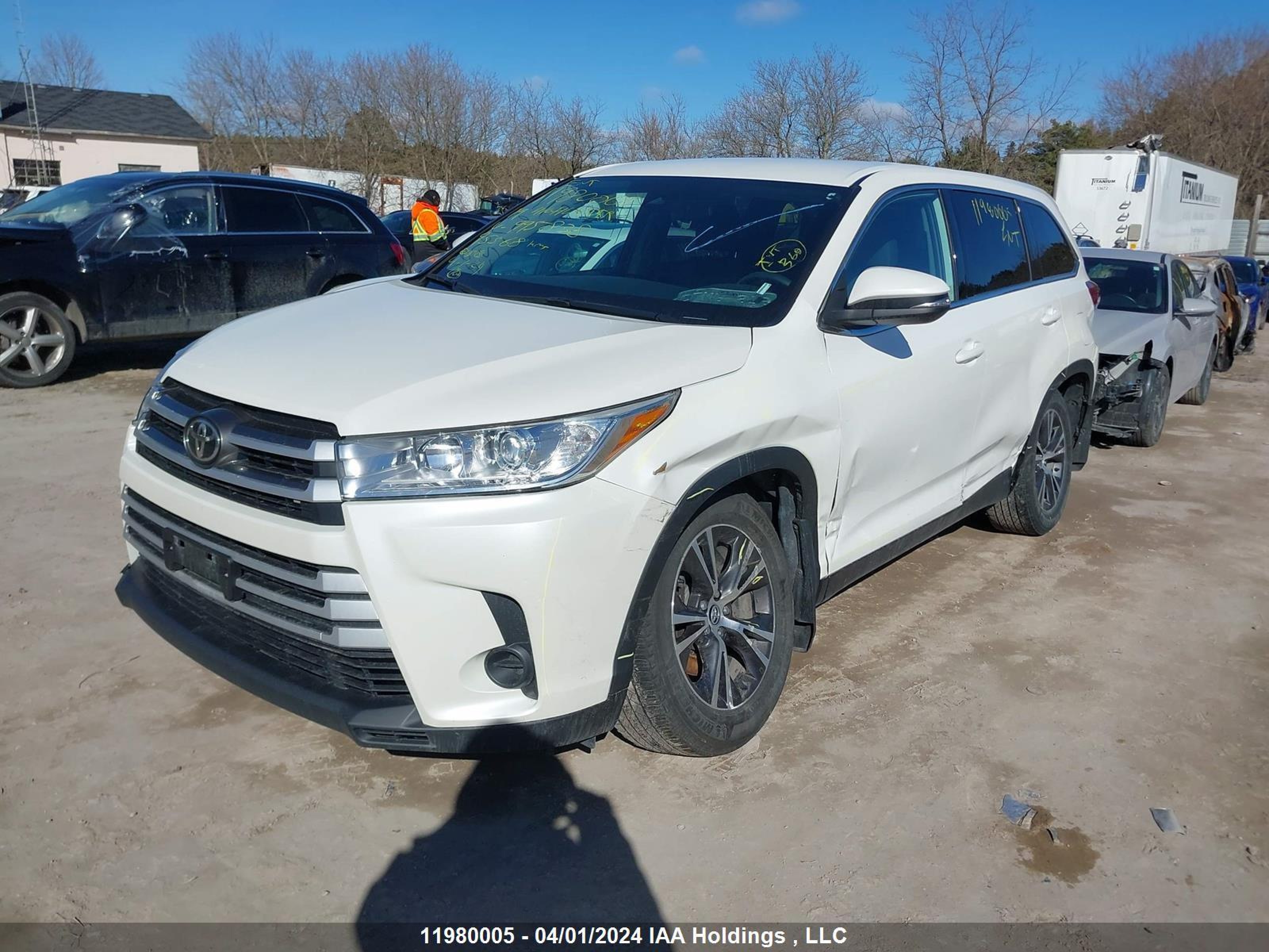 Photo 5 VIN: 5TDBZRFHXKS995838 - TOYOTA HIGHLANDER 