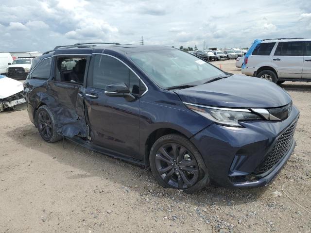 Photo 3 VIN: 5TDCRKEC3RS197824 - TOYOTA SIENNA XSE 