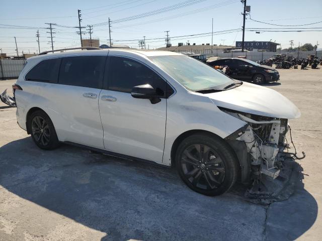 Photo 3 VIN: 5TDCRKEC4PS156907 - TOYOTA SIENNA XSE 