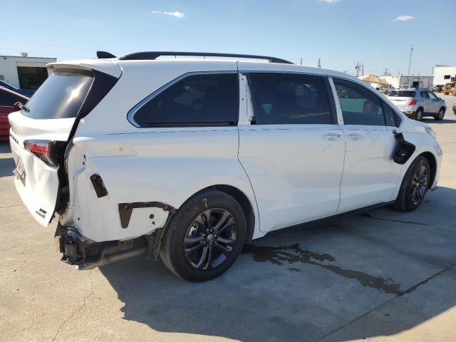 Photo 2 VIN: 5TDCSKFC3RS120969 - TOYOTA SIENNA XSE 