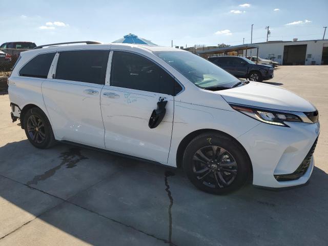 Photo 3 VIN: 5TDCSKFC3RS120969 - TOYOTA SIENNA XSE 