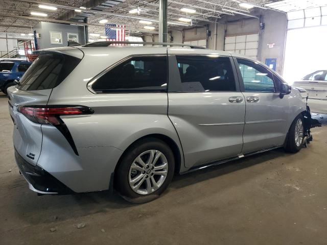 Photo 2 VIN: 5TDCSKFC9PS082757 - TOYOTA SIENNA XSE 