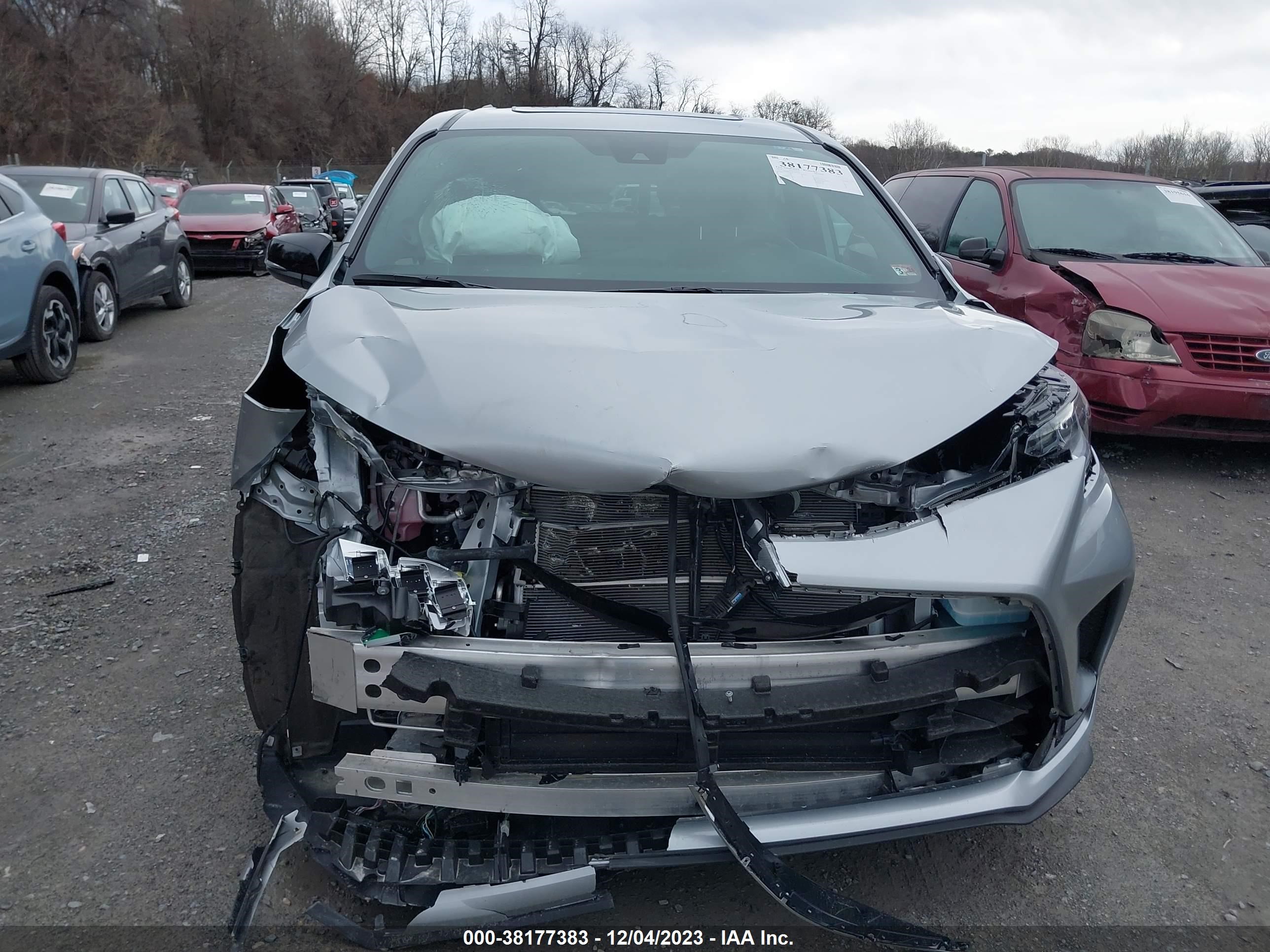 Photo 11 VIN: 5TDCSKFC9PS086999 - TOYOTA SIENNA 