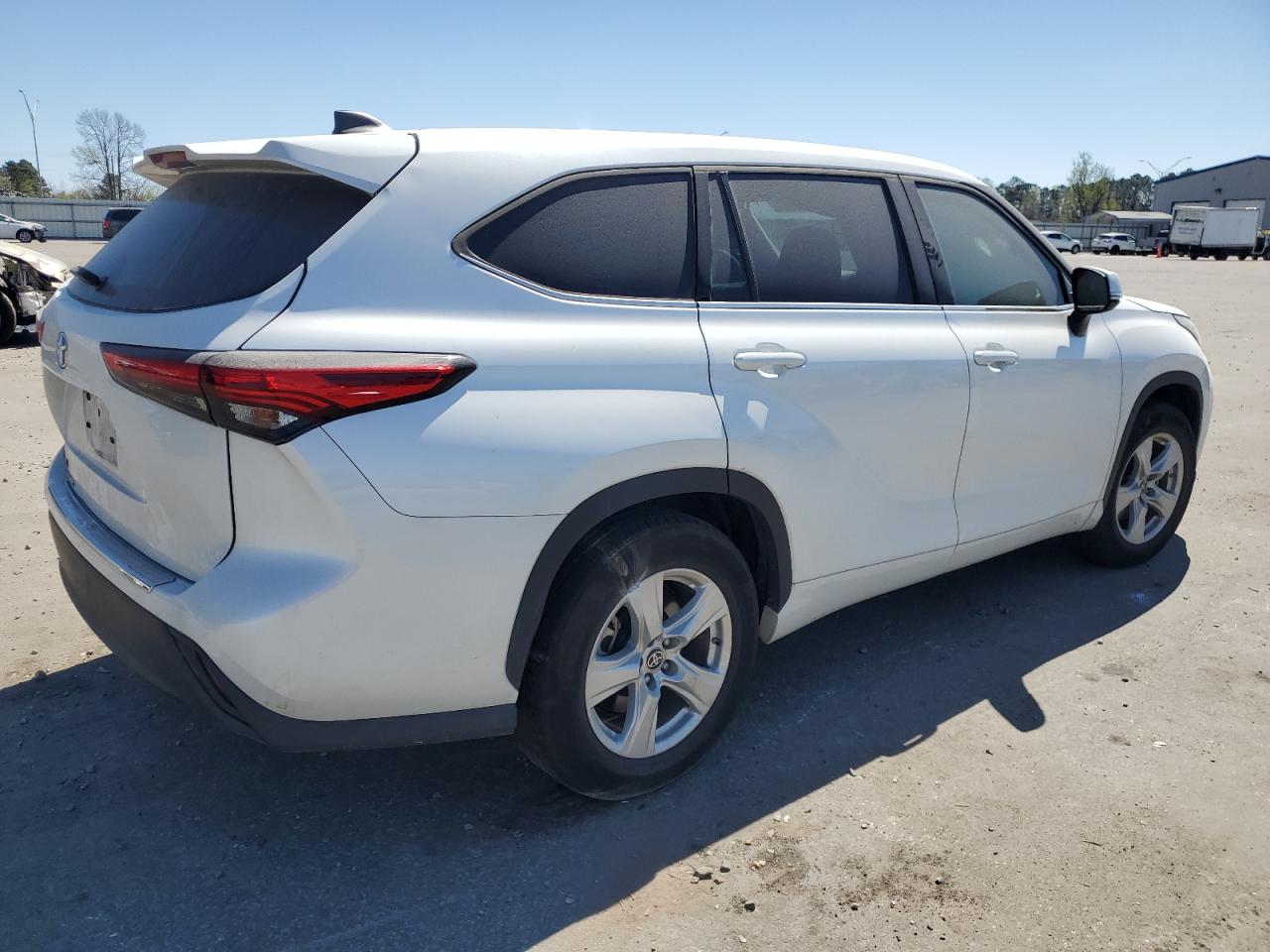 Photo 2 VIN: 5TDCZRAH7NS117803 - TOYOTA HIGHLANDER 