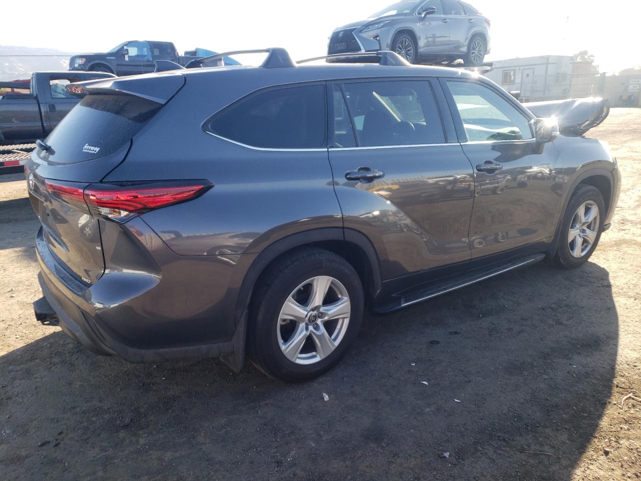 Photo 2 VIN: 5TDCZRBH2NS568412 - TOYOTA HIGHLANDER 