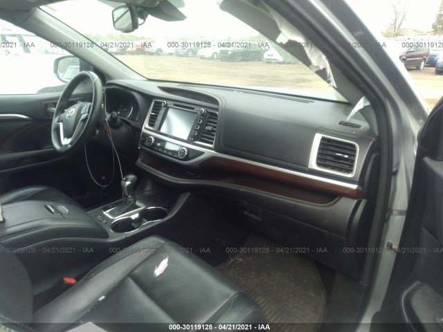 Photo 4 VIN: 5TDDCRFH9FS012888 - TOYOTA HIGHLANDER HYBRID 