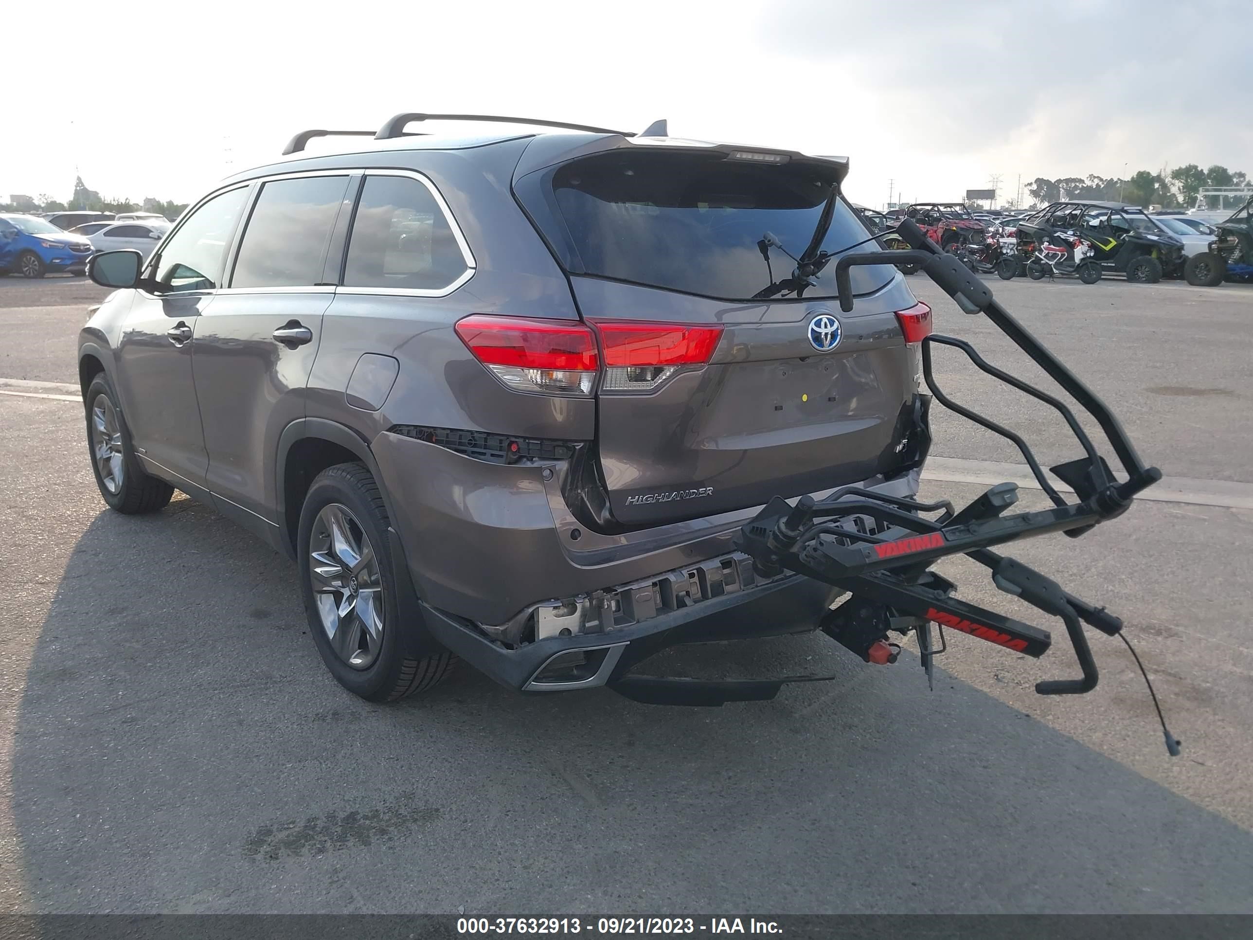 Photo 2 VIN: 5TDDGRFH0JS051446 - TOYOTA HIGHLANDER 