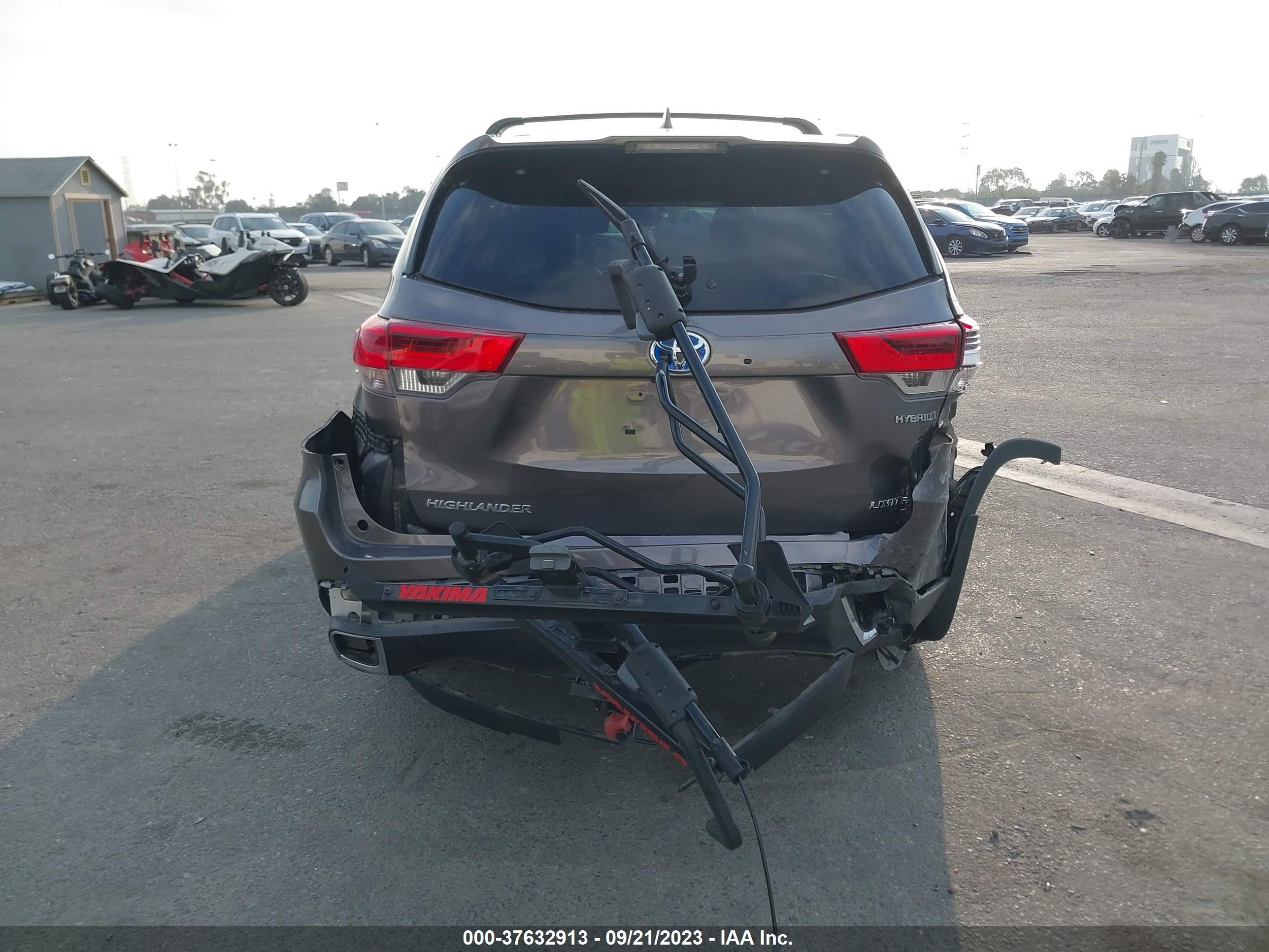 Photo 5 VIN: 5TDDGRFH0JS051446 - TOYOTA HIGHLANDER 