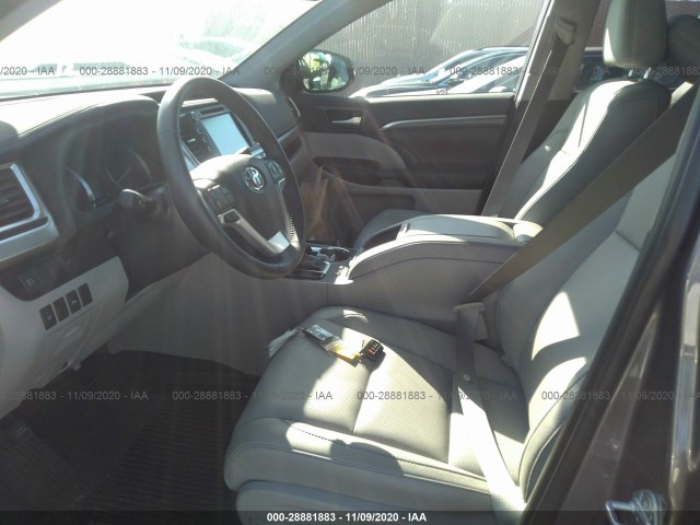 Photo 4 VIN: 5TDDGRFH8KS072854 - TOYOTA HIGHLANDER 