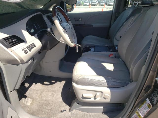 Photo 6 VIN: 5TDDK3DC0BS003742 - TOYOTA SIENNA XLE 