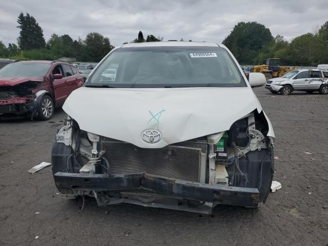 Photo 4 VIN: 5TDDK3DC0BS005670 - TOYOTA SIENNA XLE 