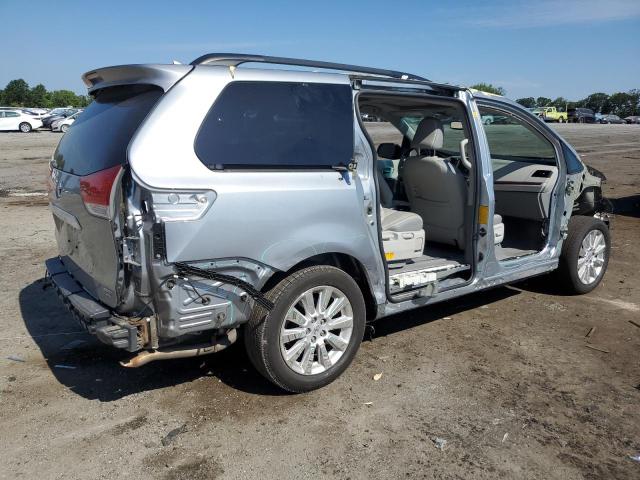 Photo 2 VIN: 5TDDK3DC0BS010853 - TOYOTA SIENNA XLE 