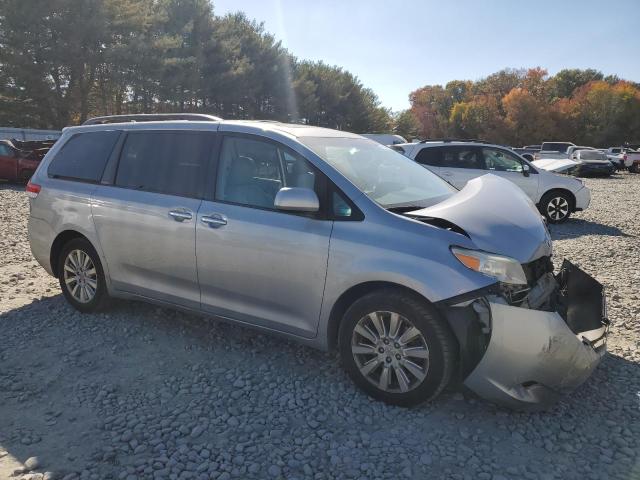 Photo 3 VIN: 5TDDK3DC0BS021819 - TOYOTA SIENNA XLE 