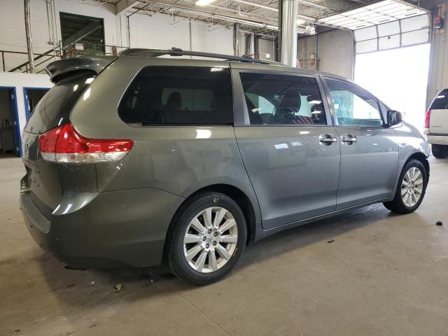 Photo 2 VIN: 5TDDK3DC0BS027412 - TOYOTA SIENNA XLE 