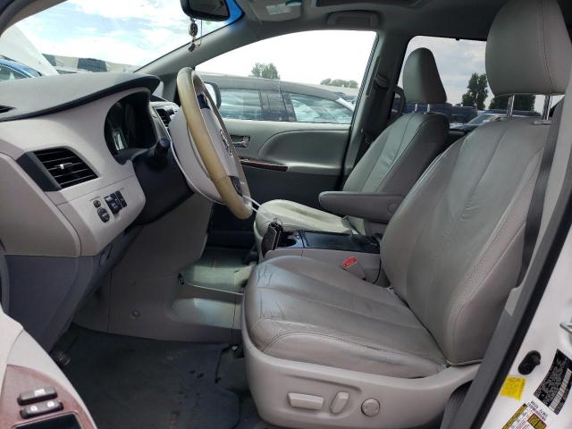 Photo 6 VIN: 5TDDK3DC0CS030196 - TOYOTA SIENNA XLE 