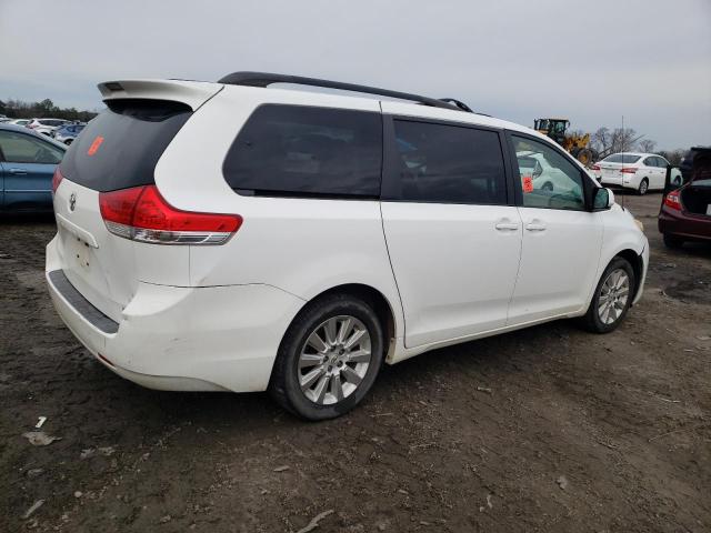 Photo 2 VIN: 5TDDK3DC0CS041991 - TOYOTA SIENNA XLE 