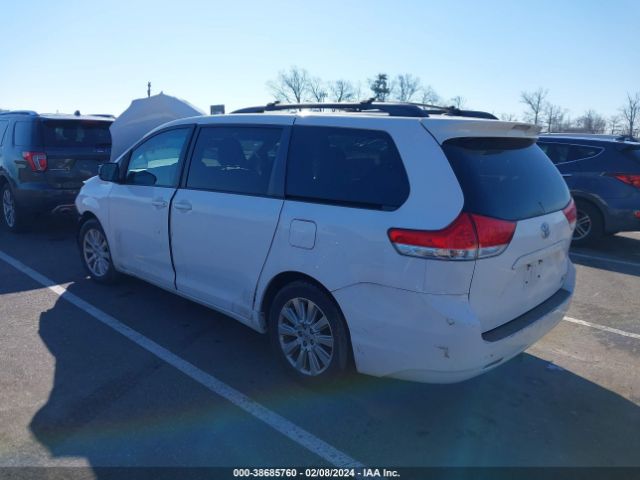 Photo 2 VIN: 5TDDK3DC0CS045717 - TOYOTA SIENNA 