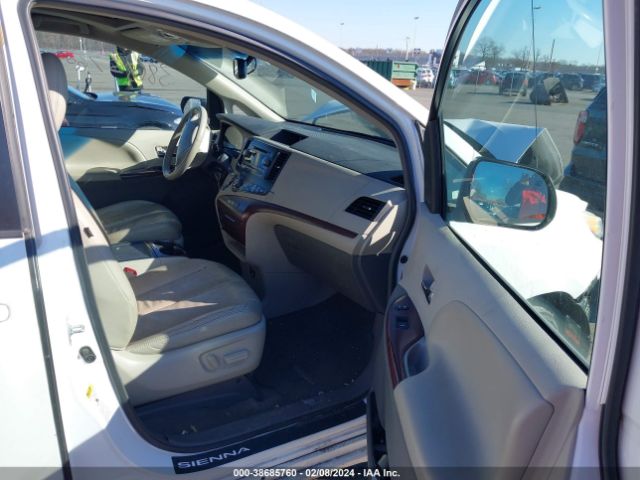 Photo 4 VIN: 5TDDK3DC0CS045717 - TOYOTA SIENNA 