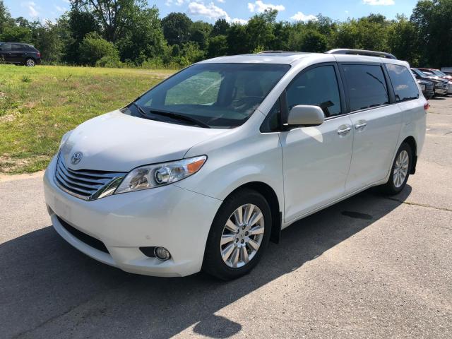 Photo 1 VIN: 5TDDK3DC0CS046026 - TOYOTA SIENNA XLE 