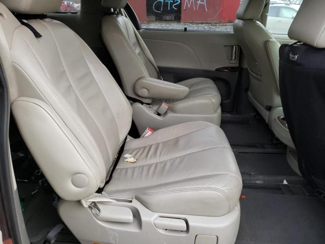 Photo 10 VIN: 5TDDK3DC0CS048374 - TOYOTA SIENNA XLE 