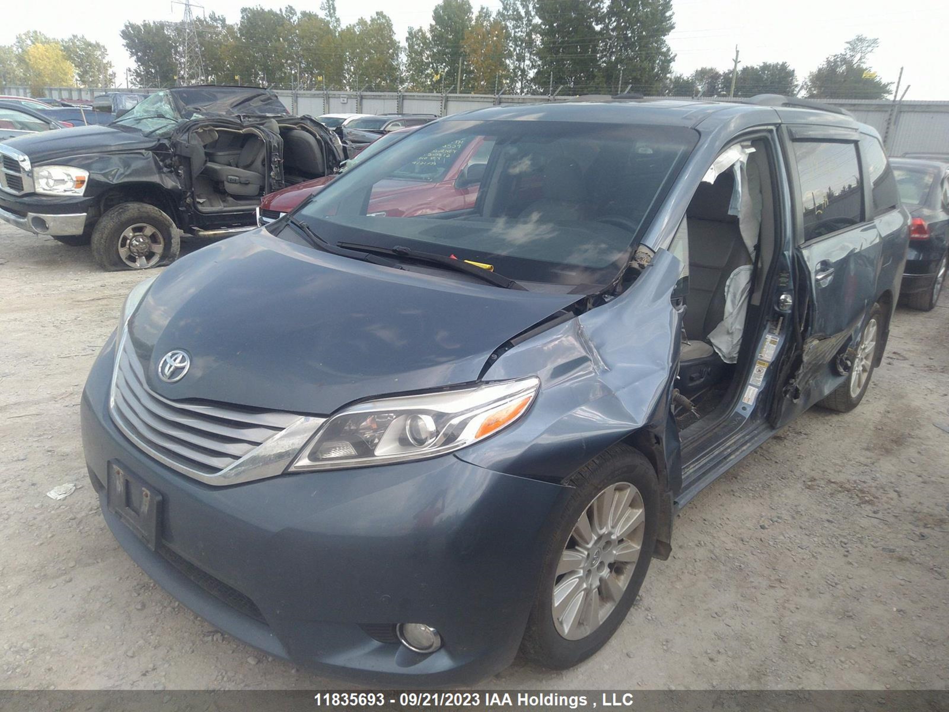 Photo 1 VIN: 5TDDK3DC0GS140140 - TOYOTA SIENNA 