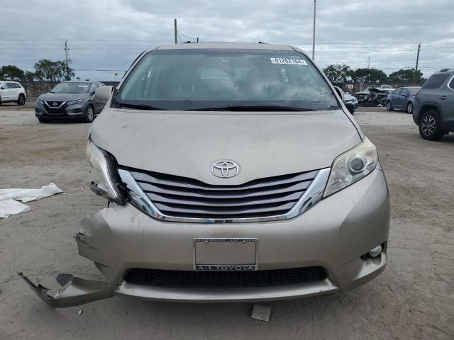 Photo 4 VIN: 5TDDK3DC0GS140445 - TOYOTA SIENNA XLE 