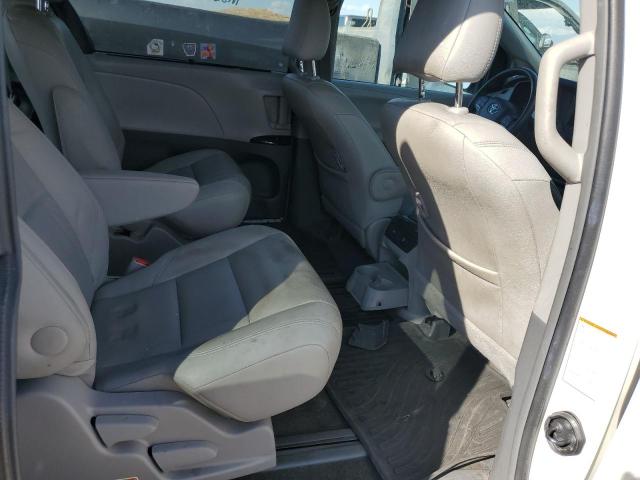 Photo 9 VIN: 5TDDK3DC0GS142258 - TOYOTA SIENNA XLE 