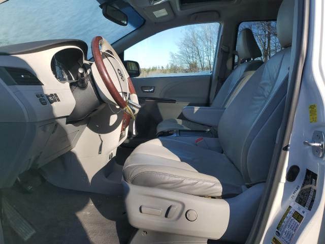 Photo 6 VIN: 5TDDK3DC1BS001255 - TOYOTA SIENNA XLE 